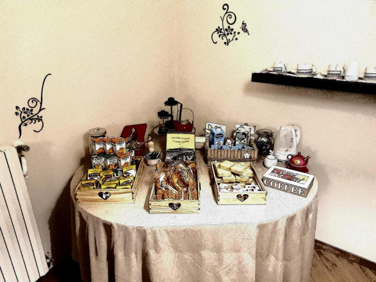 B&B Tre Passi Dalla Torre Montesarchio Exterior foto