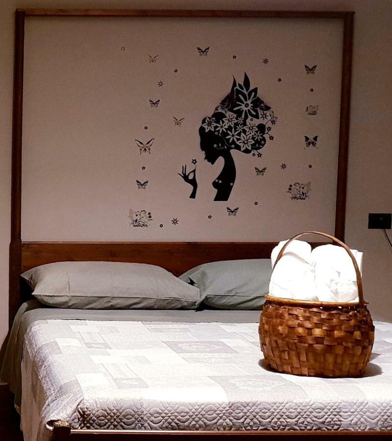 B&B Tre Passi Dalla Torre Montesarchio Exterior foto